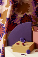 Tissu Waterlily imprimé bordeaux érable au mètre – floral aquatique – Atelier Brunette