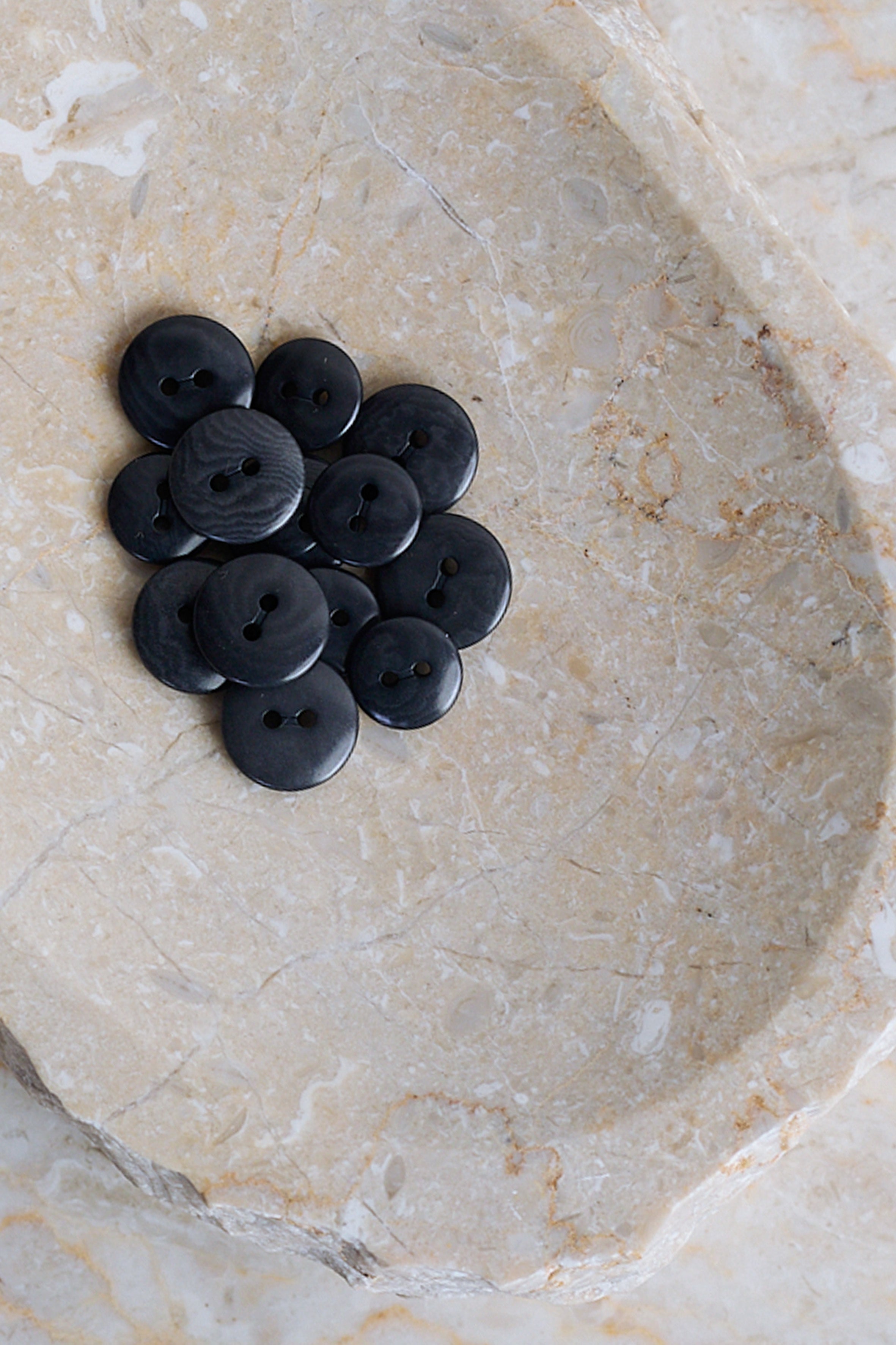Viny Buttons - Night / Deep Charcoal