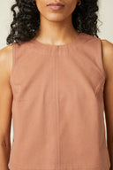 Patron Top – vue de face, top terracotta rose saumon, encolure ronde, coupe trapèze – Atelier Brunette