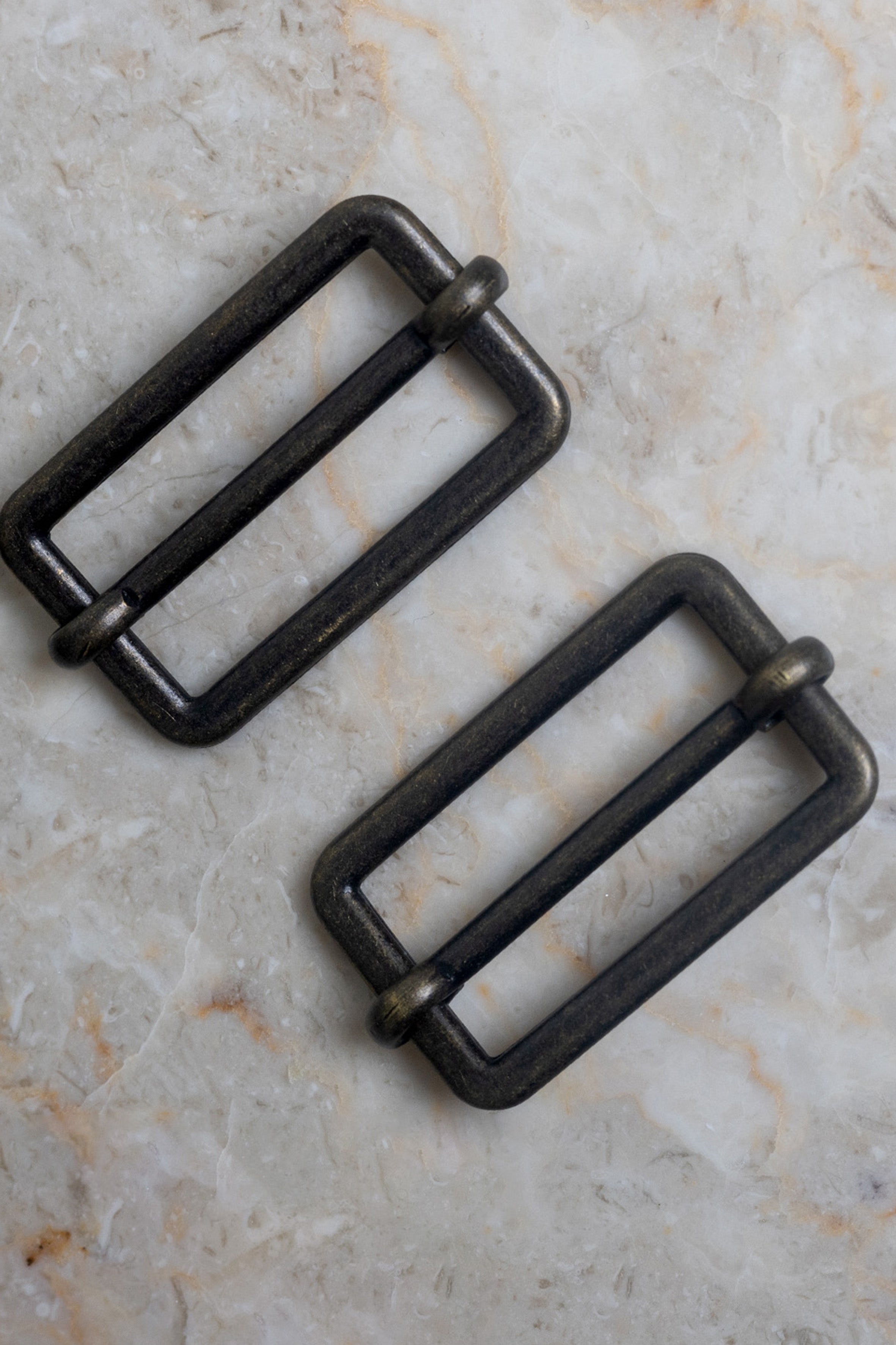 Slide buckles 30 mm - brass x 2