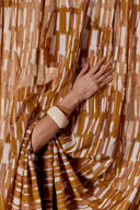 Tissu Imany imprimé caramel noisette au mètre – fluide et original – Atelier Brunette