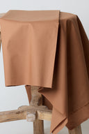 Tissu popeline coton caramel noisette au mètre – lisse et soyeux – Atelier Brunette